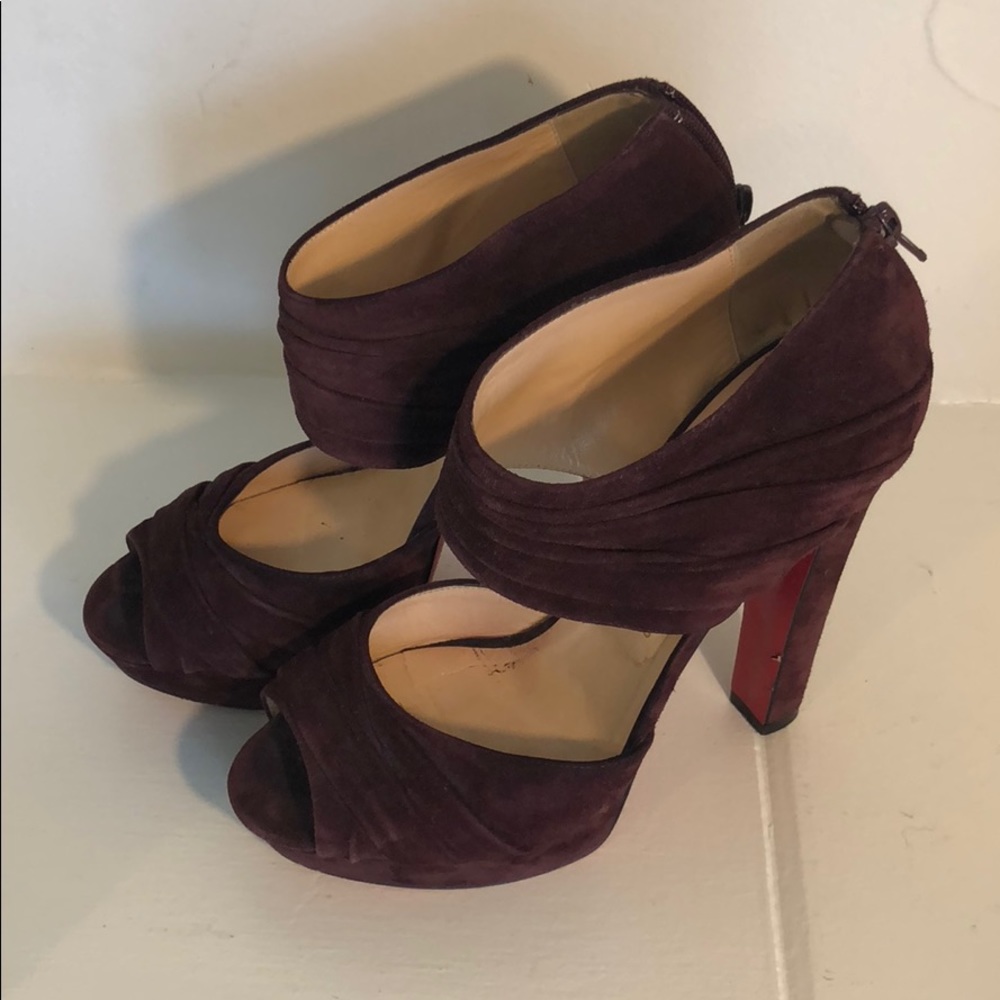 Authentic Christian Louboutin heels size 40.5